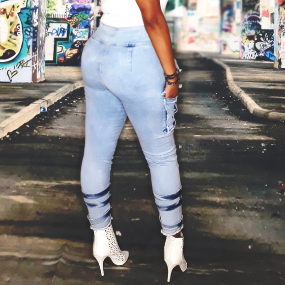 Tomboy Jeans - Picture 2 of 4